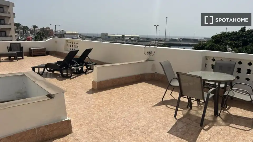 Terrassa de Estudi per a compartir en Puerto del Rosario amb Aire condicionat, Terrassa i Moblat