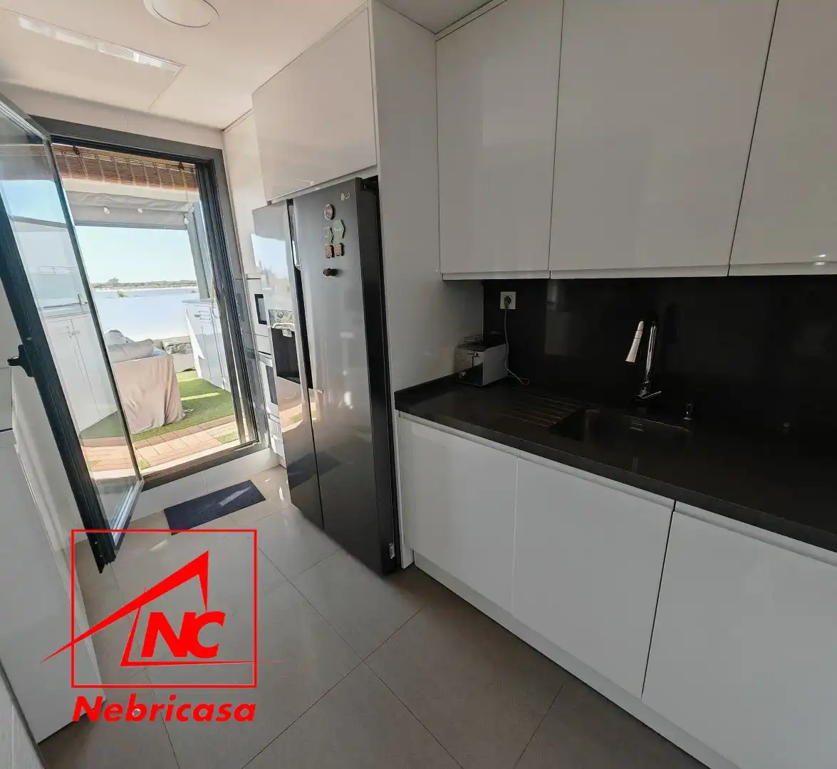 Kitchen of Attic for sale in Sanlúcar de Barrameda  with Air Conditioner, Terrace and Storage room