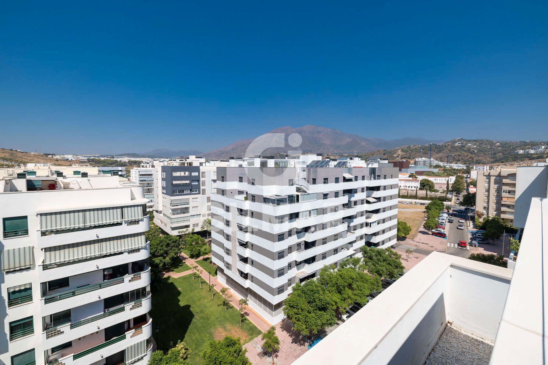 Vista exterior de Apartament en venda en Estepona amb Aire condicionat, Terrassa i Traster