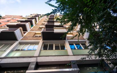 Exterior view of Flat for sale in  Barcelona Capital  with Air Conditioner, Heating and Parquet flooring