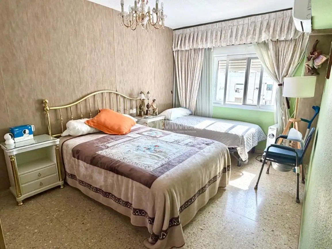 Habitación de Piso en venta en Valencia con Aire acondicionado y Balcón