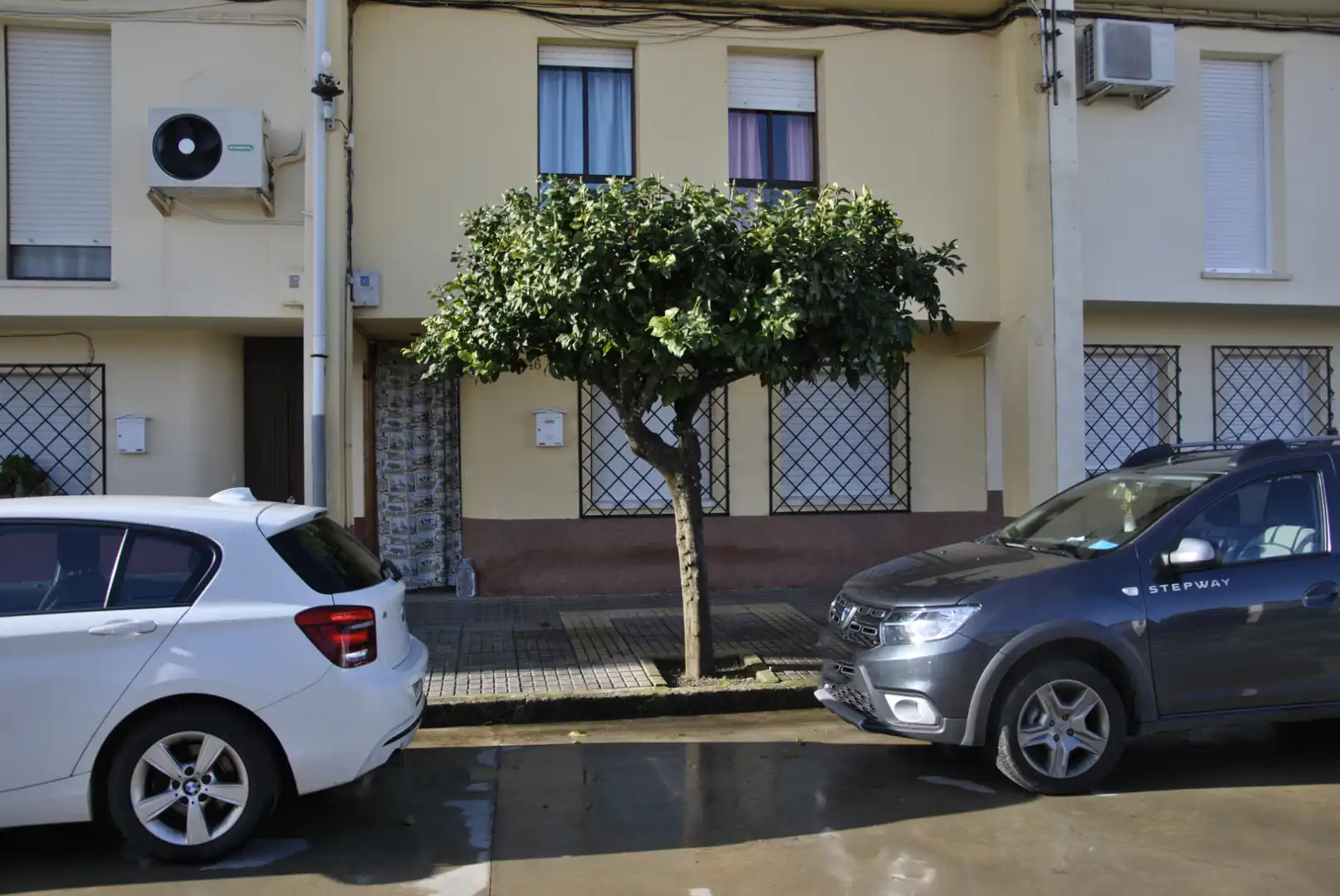 Parking de Casa adosada en venta en Alagón del Río con Aire acondicionado, Calefacción y Jardín privado