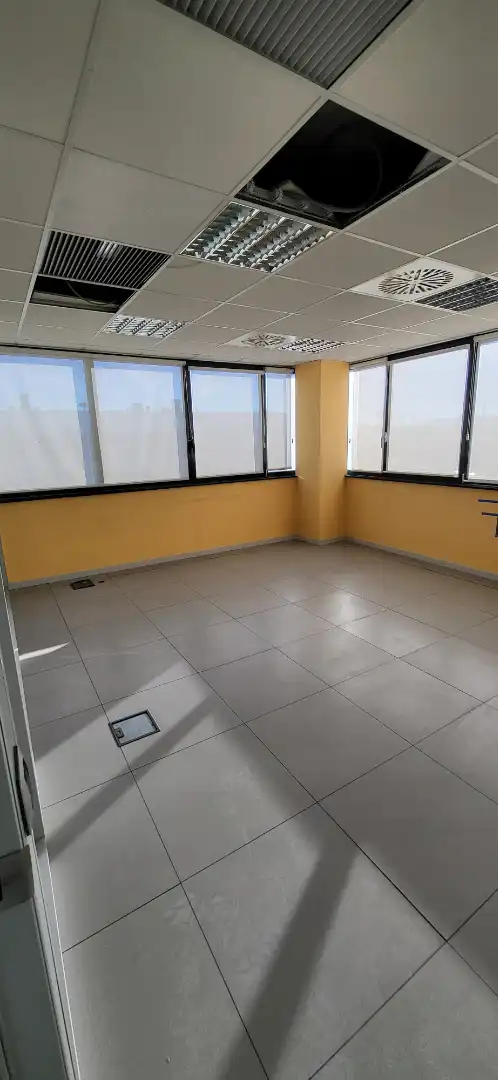 Office space with lift to rent in Polígono Parque Empresarial la Muga 11, imagen 7