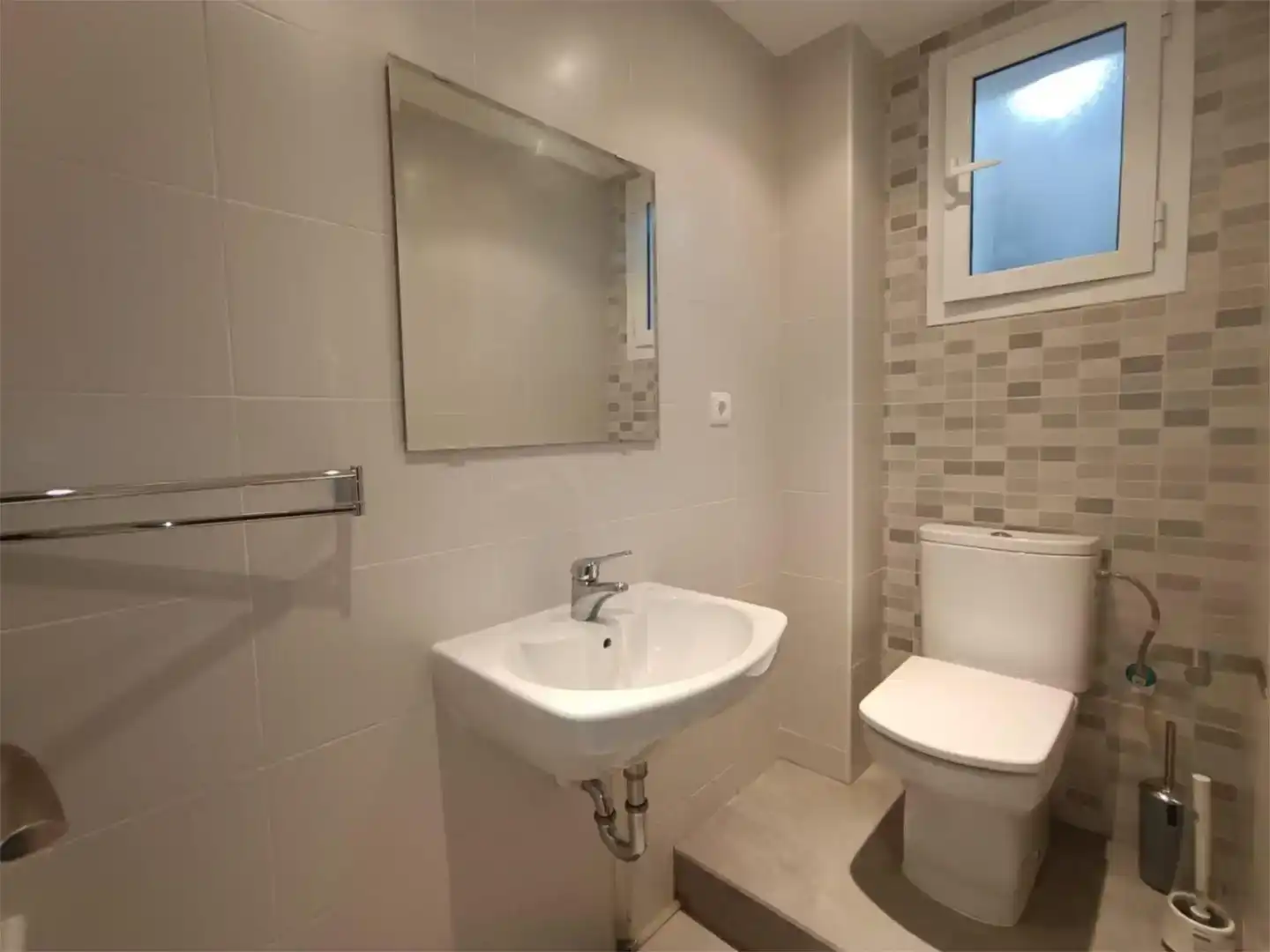 Badezimmer von Wohnung zur Miete in  Zaragoza Capital