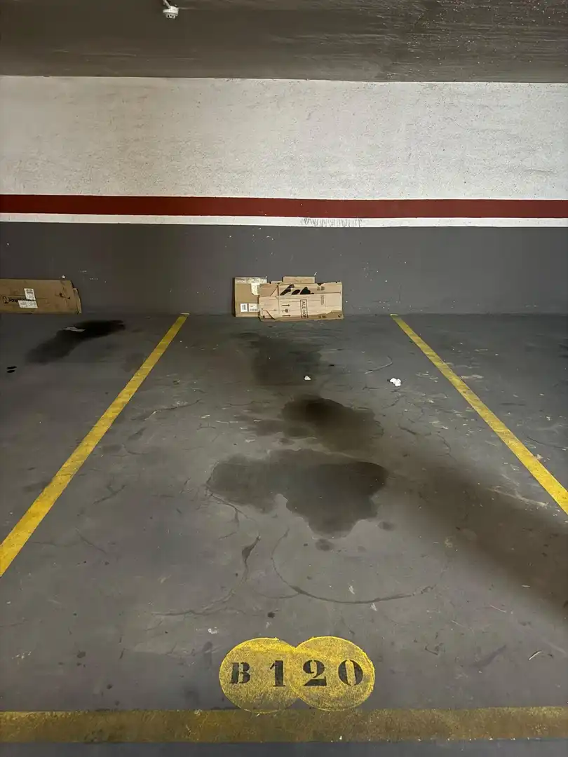 Aparcament de Pis en venda en Castellón de la Plana / Castelló de la Plana amb Traster, Balcó i Piscina comunitària