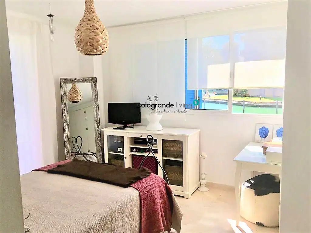 Habitación de Apartamento de alquiler en Sotogrande con Aire acondicionado, Calefacción y Terraza