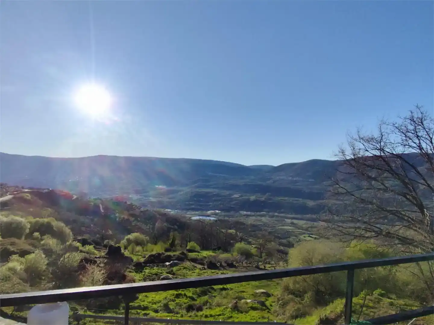 Vista exterior de Pis en venda en El Torno  amb Jardí privat