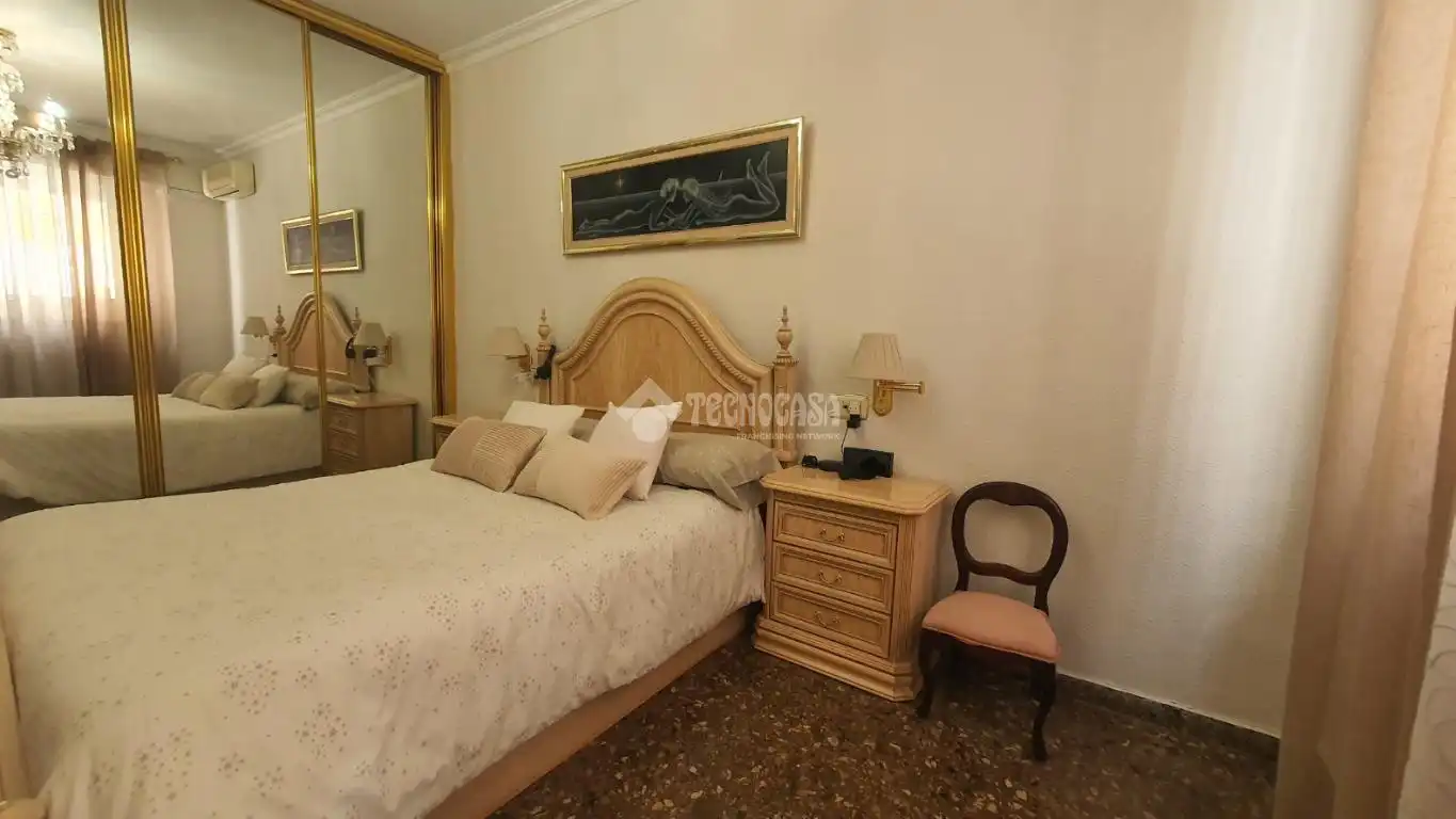 Habitación de Piso en venta en Valencia con Calefacción y Balcón
