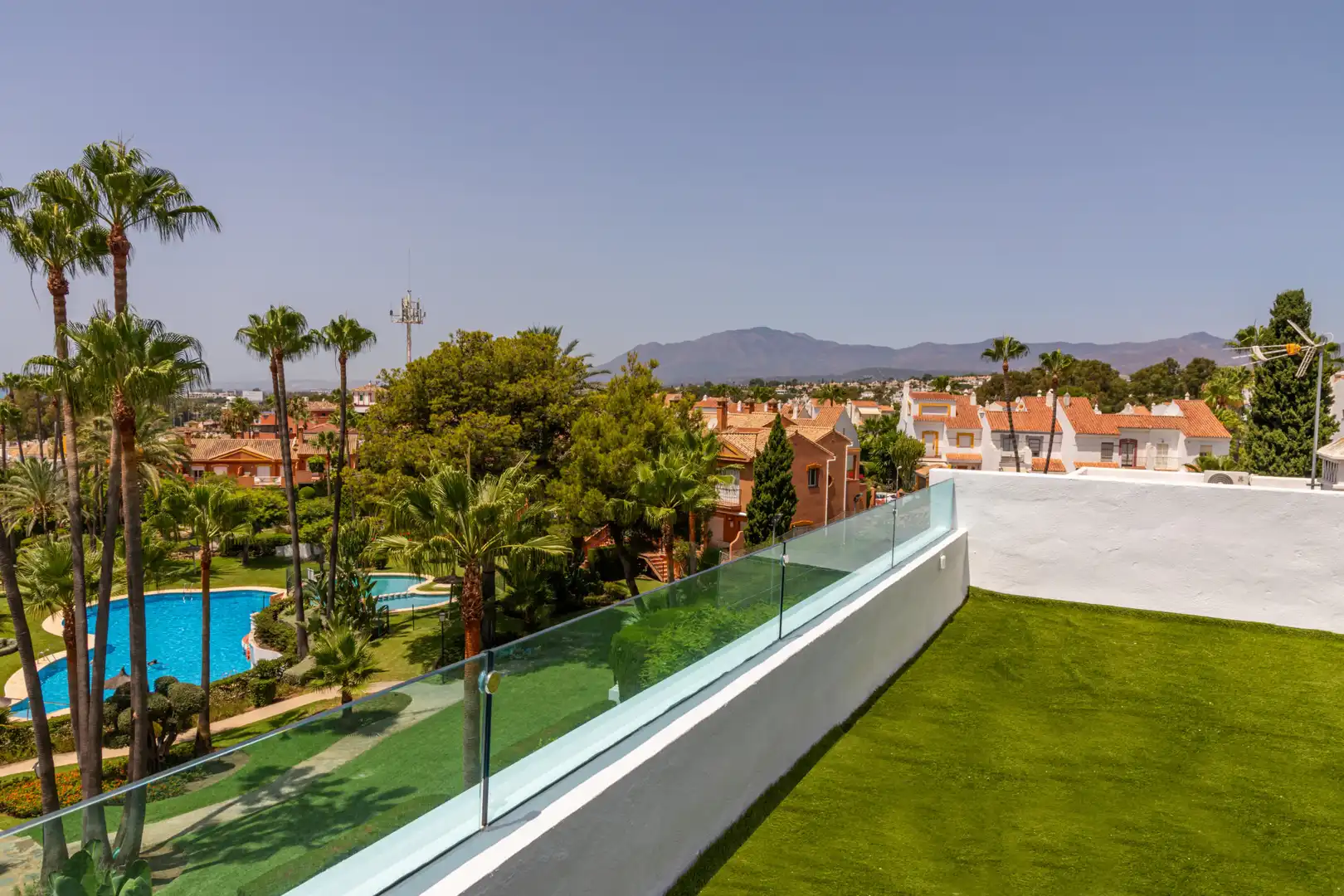 Terrace of Detached homes for rent in Estepona  with Air Conditioner, Private garden and Terrace