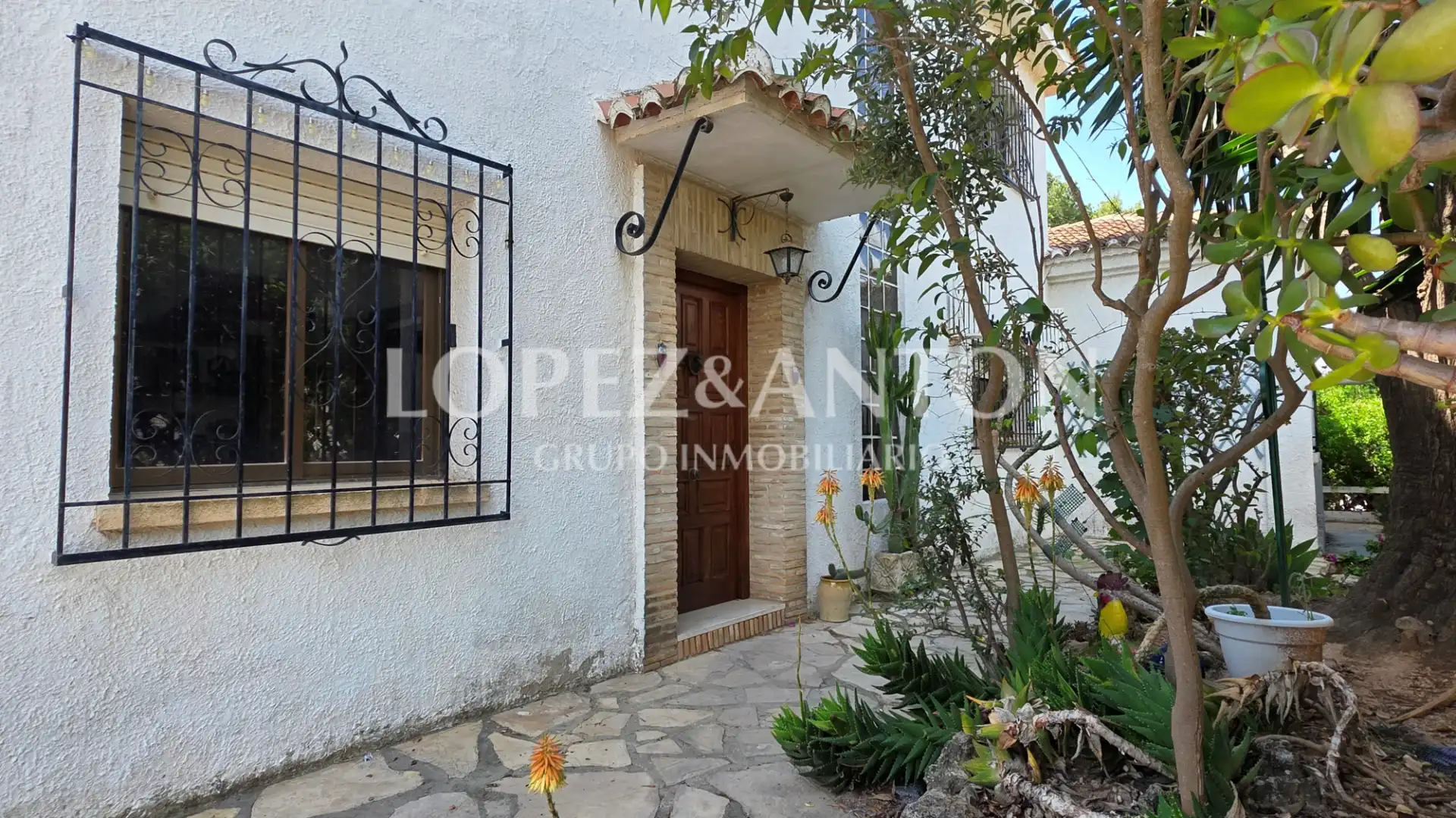 Vista exterior de Casa o chalet en venta en Paterna con Aire acondicionado, Jardín privado y Terraza