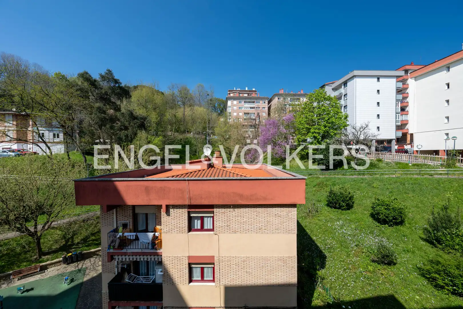 Außenansicht von Wohnung zum Verkauf in Zarautz mit Heizung und Terrasse
