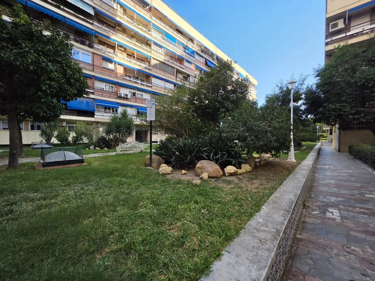 Vista exterior de Piso en venta en  Sevilla Capital con Aire acondicionado