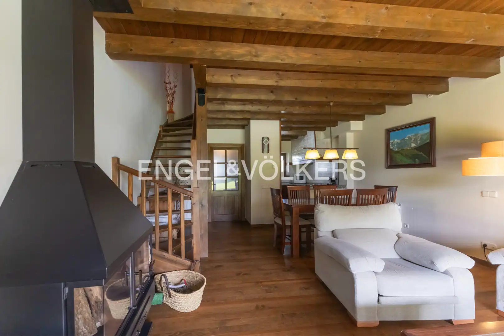 Sala d'estar de Casa adosada en venda en Bellver de Cerdanya amb Calefacció, Parquet i Terrassa