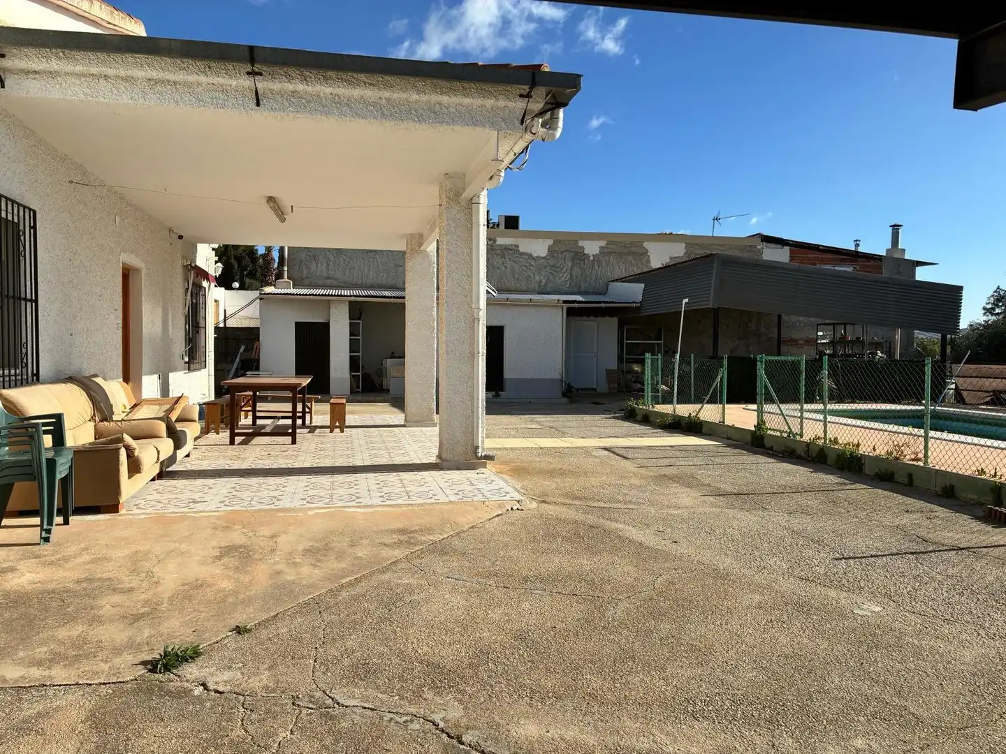 Vista exterior de Casa o xalet en venda en Molina de Segura amb Piscina i Piscina comunitària