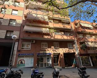 Exterior view of Apartment for sale in  Barcelona Capital  with Air Conditioner and Terrace