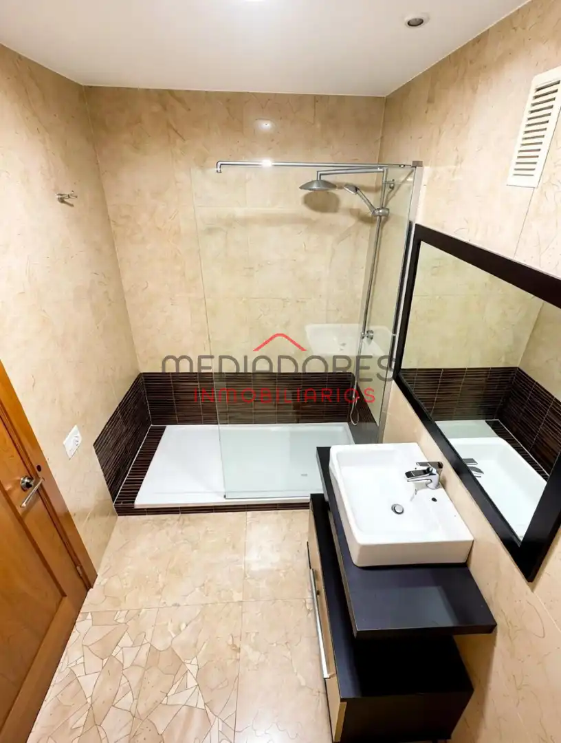 Piso con terraza en venta en Avenida de Francisco Pi y Margall, imagen 28