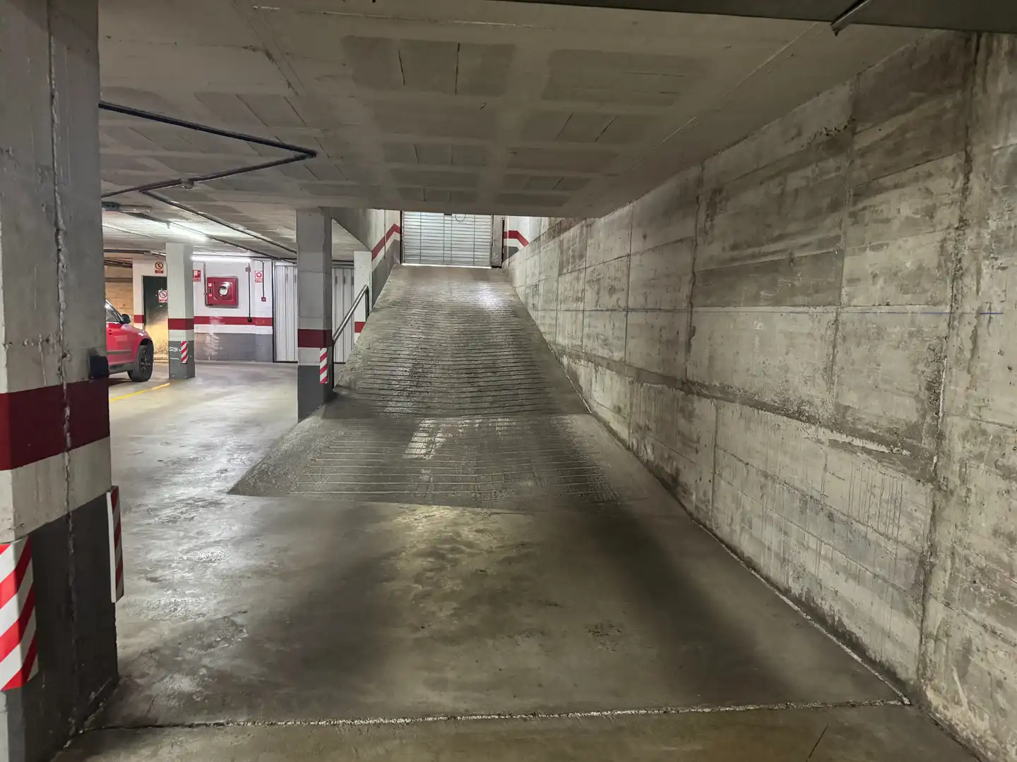 Parkplatz von Garage zur Miete in Girona