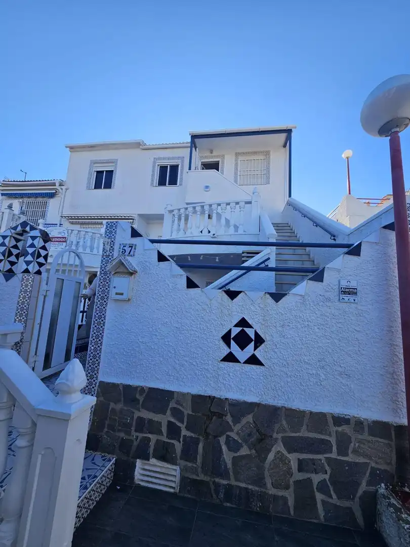 Vista exterior de Dúplex en venda en Torrevieja