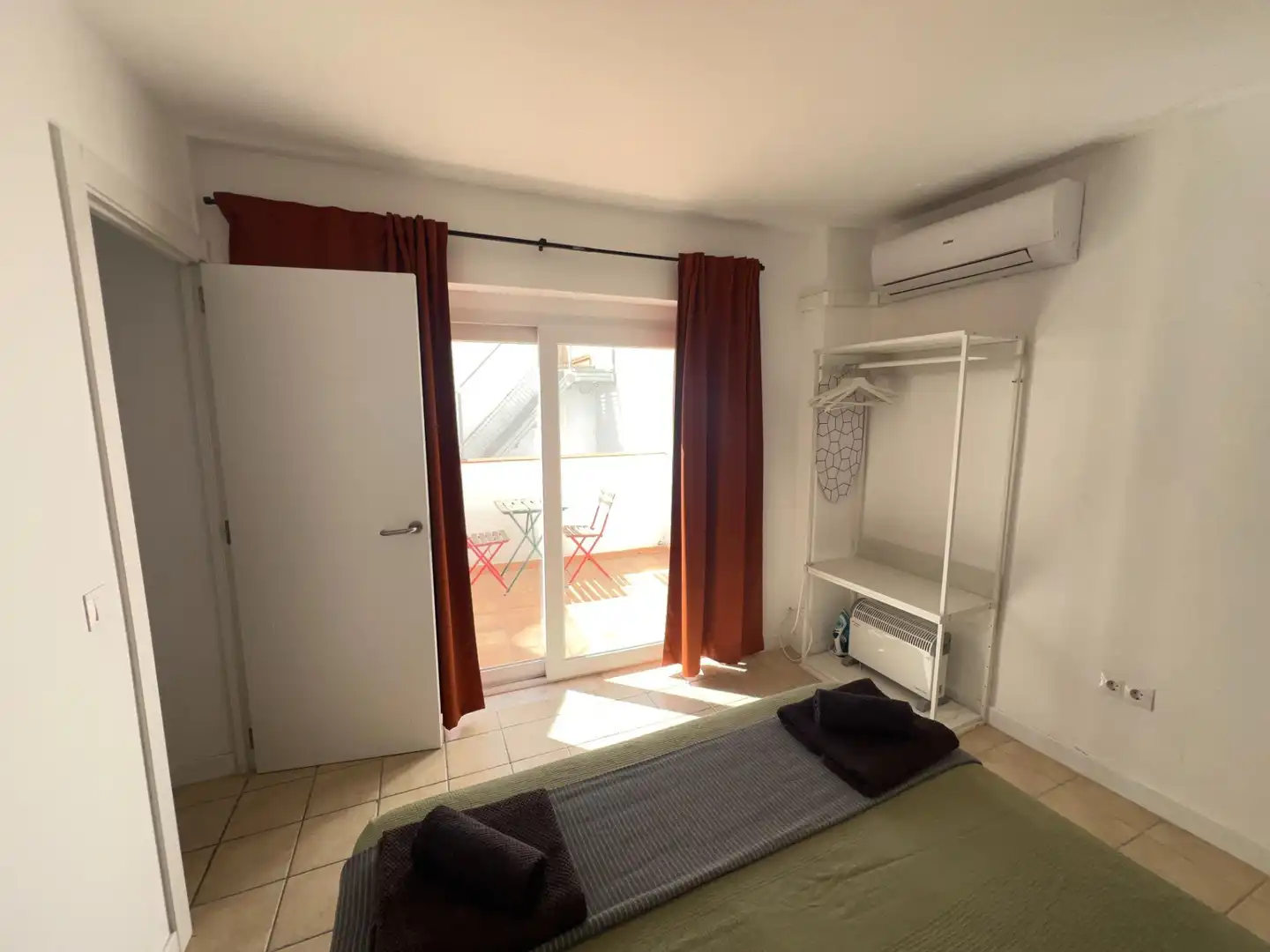 Habitación de Edificio en venta en Málaga