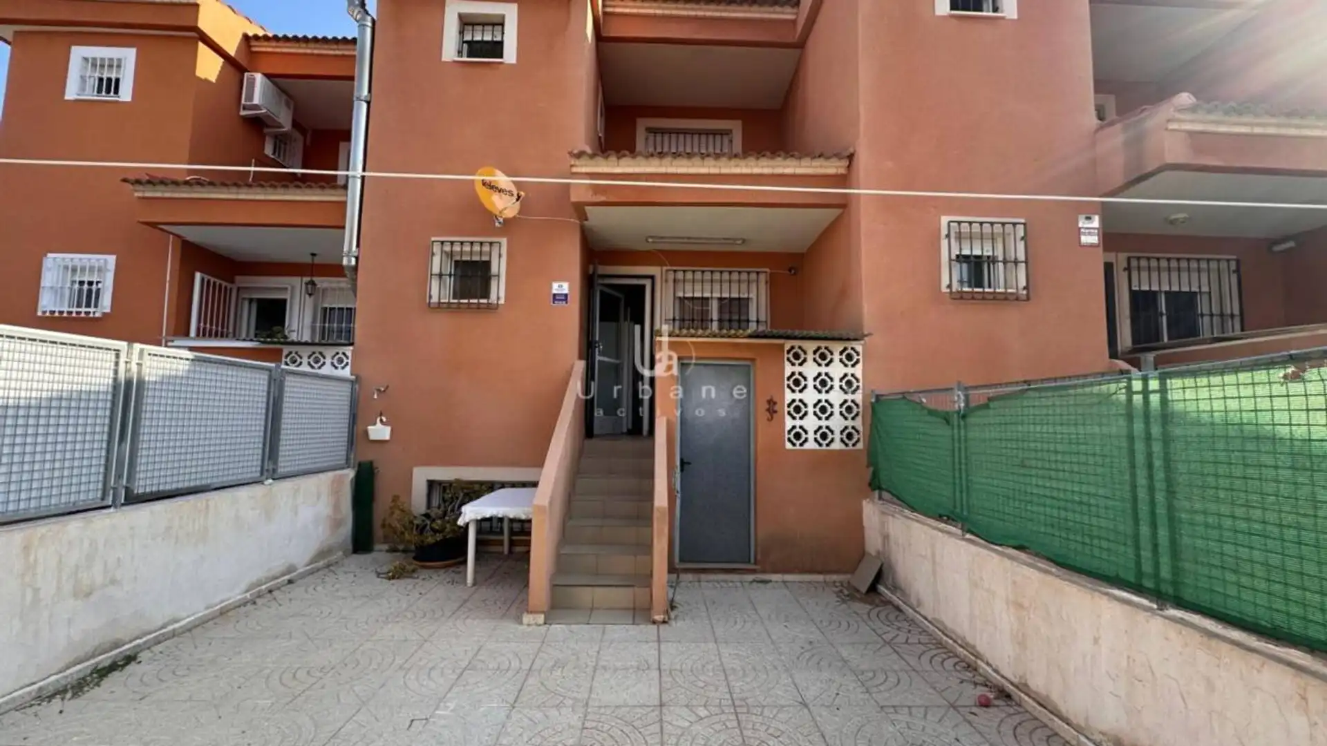 Vista exterior de Casa adosada en venta en Los Alcázares con Aire acondicionado, Calefacción y Jardín privado