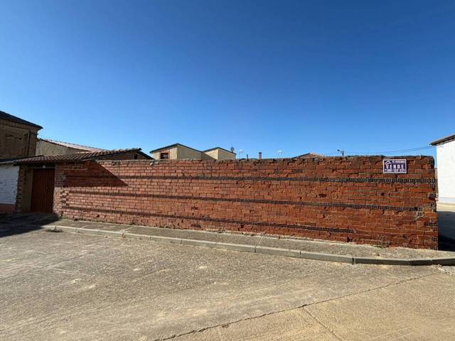 Terreno residencial en Venta en Calle Iglesia, 7 en San Llorente