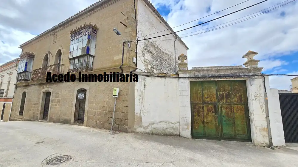 Vista exterior de Casa o xalet en venda en Brozas amb Jardí privat, Terrassa i Piscina