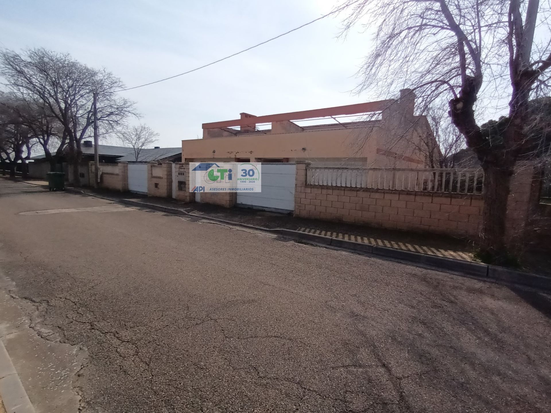 Exterior view of House or chalet for sale in La Muela