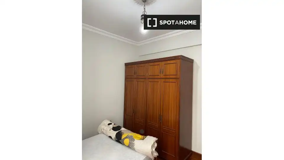 Schlafzimmer von Wohnung zur untervermieten in Bilbao  mit Klimaanlage, Heizung und Möbliert