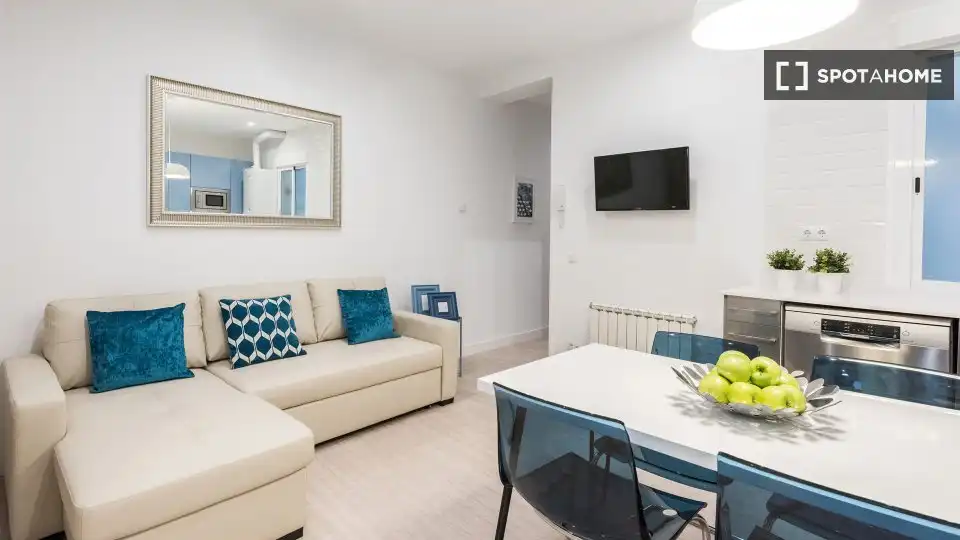 Flat for rent in Universidad - Malasaña