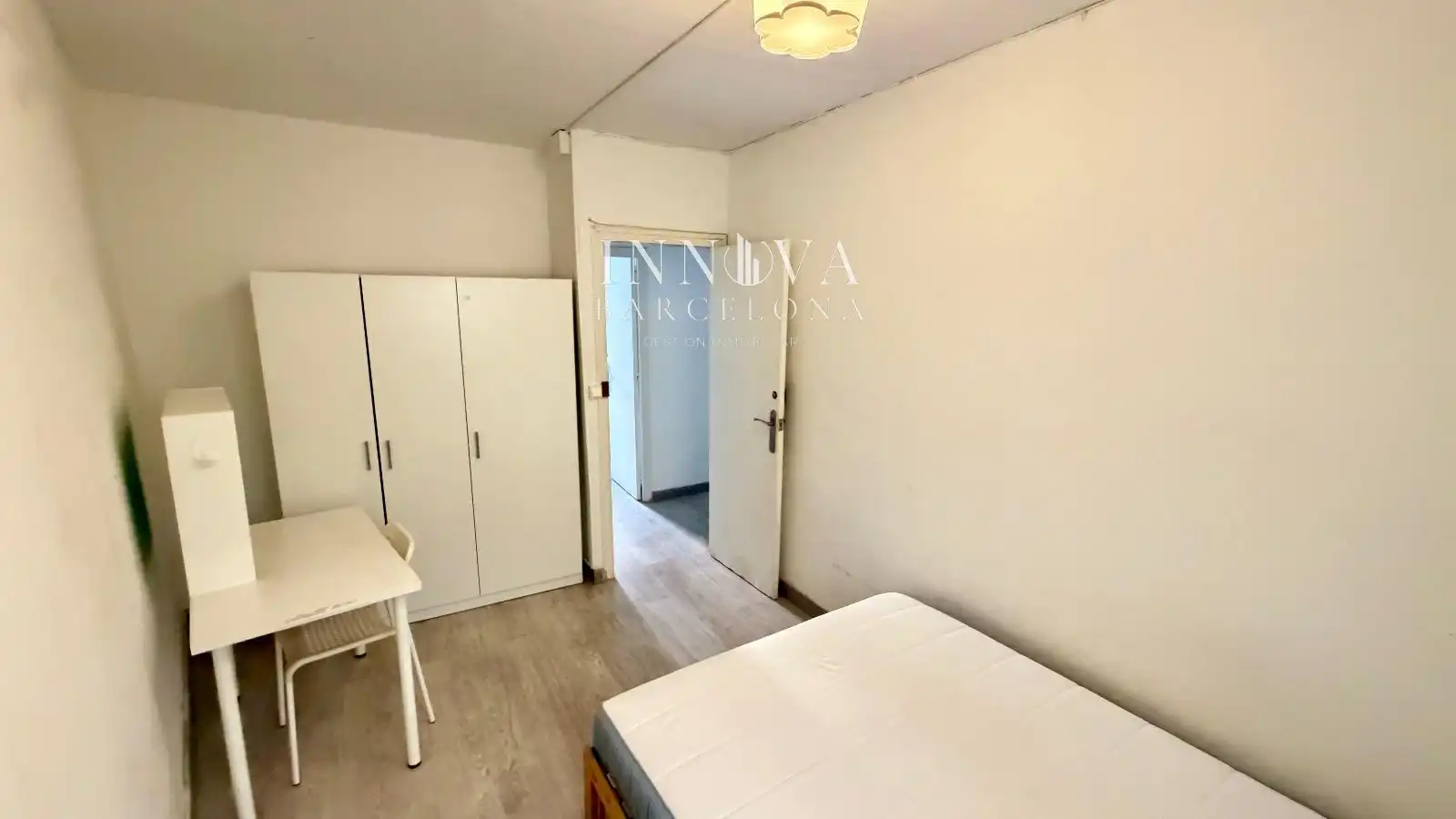Bedroom of Flat for sale in Ciutat Vella
