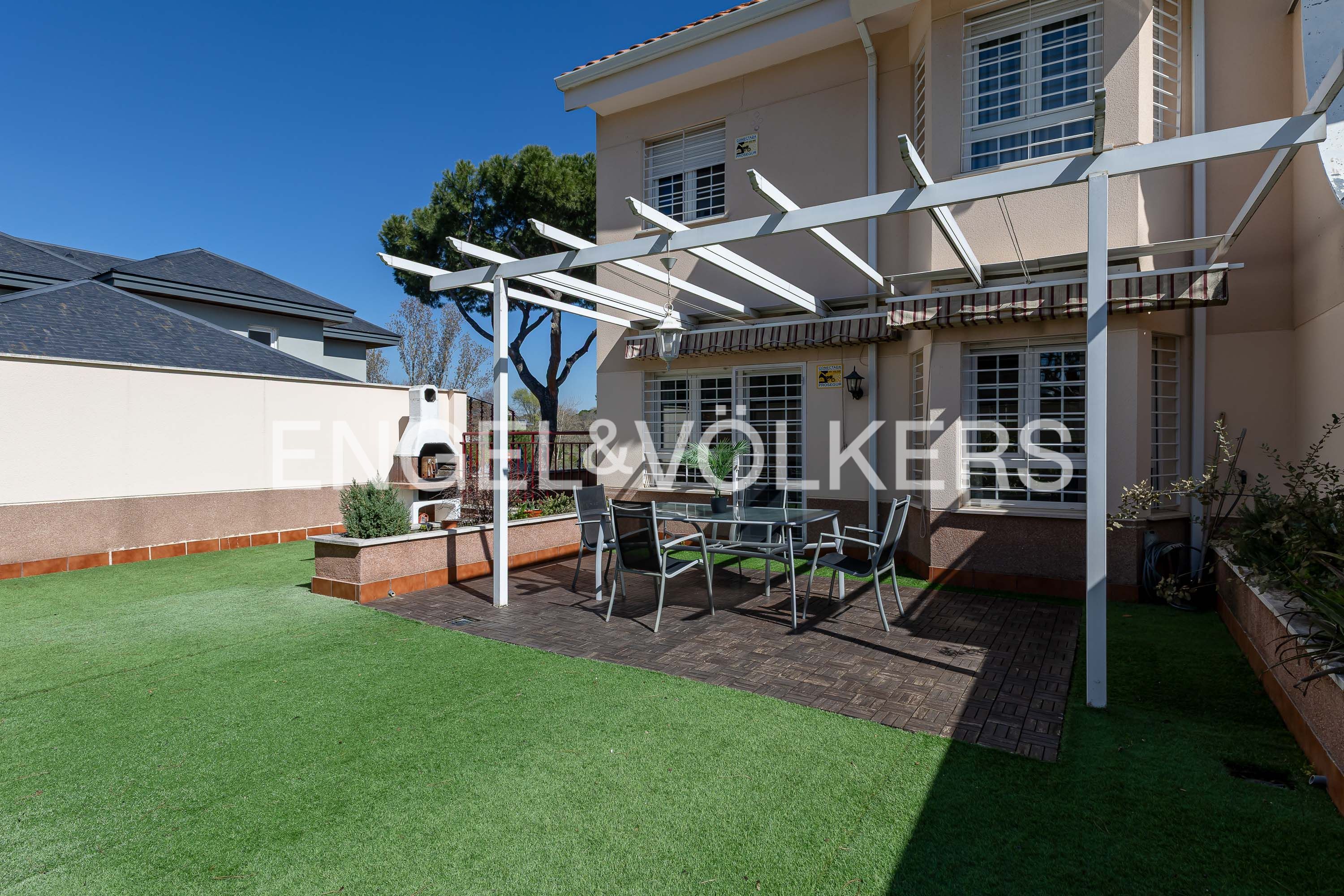 Terrace of Houses for sale in Pozuelo de Alarcón  with Heating, Terrace and Swimming Pool