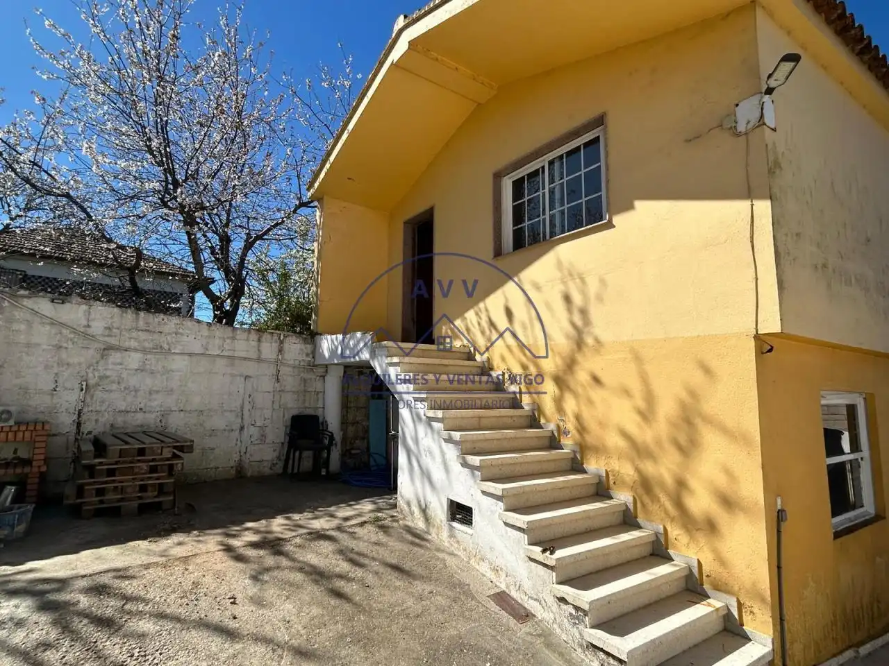 Vista exterior de Casa o chalet en venta en Vigo  con Calefacción, Jardín privado y Terraza