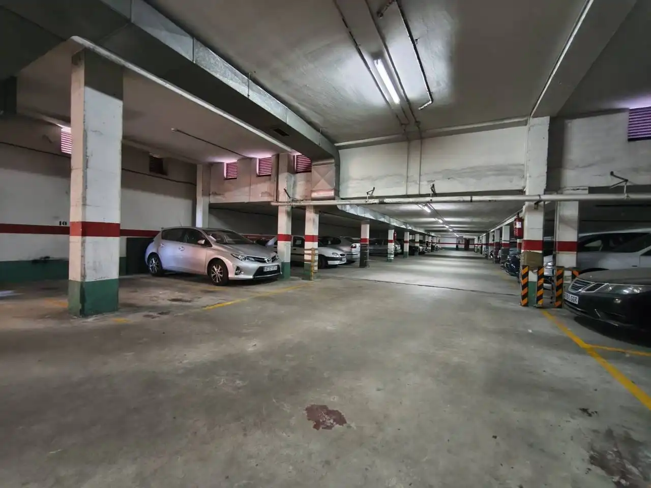 Parkplatz von Garage zum Verkauf in Burgos