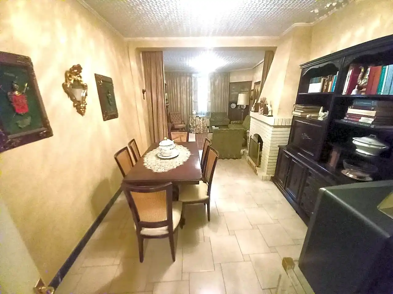 Menjador de Casa o xalet en venda en Gelsa amb Calefacció, Jardí privat i Terrassa