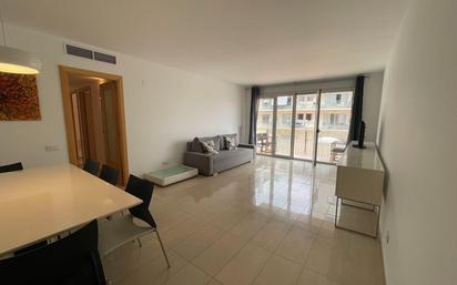 Sala d'estar de Apartament en venda en Badalona amb Terrassa i Balcó