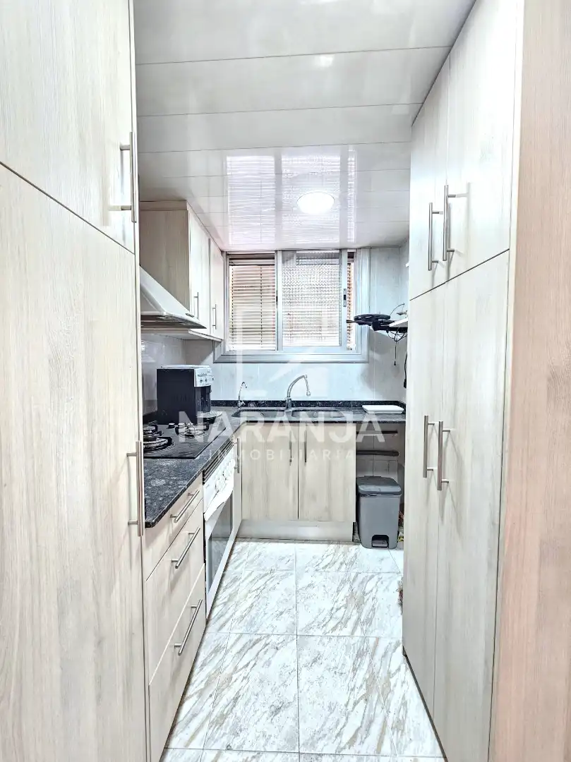 Küche von Wohnung zum Verkauf in Barcelona mit Terrasse