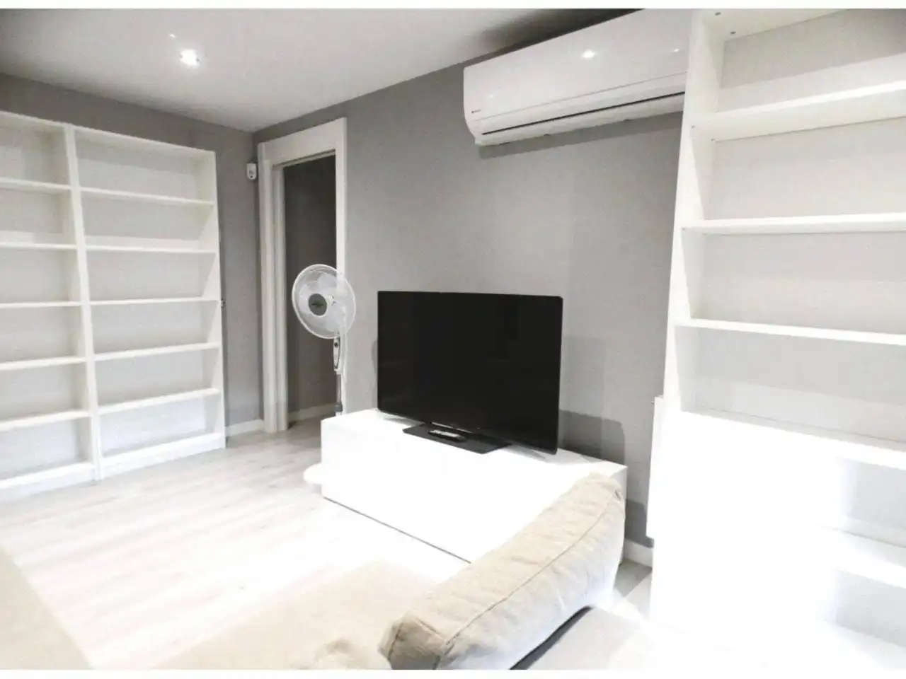 Living room of Flat for sale in Badia del Vallès  with Air Conditioner, Heating and Parquet flooring