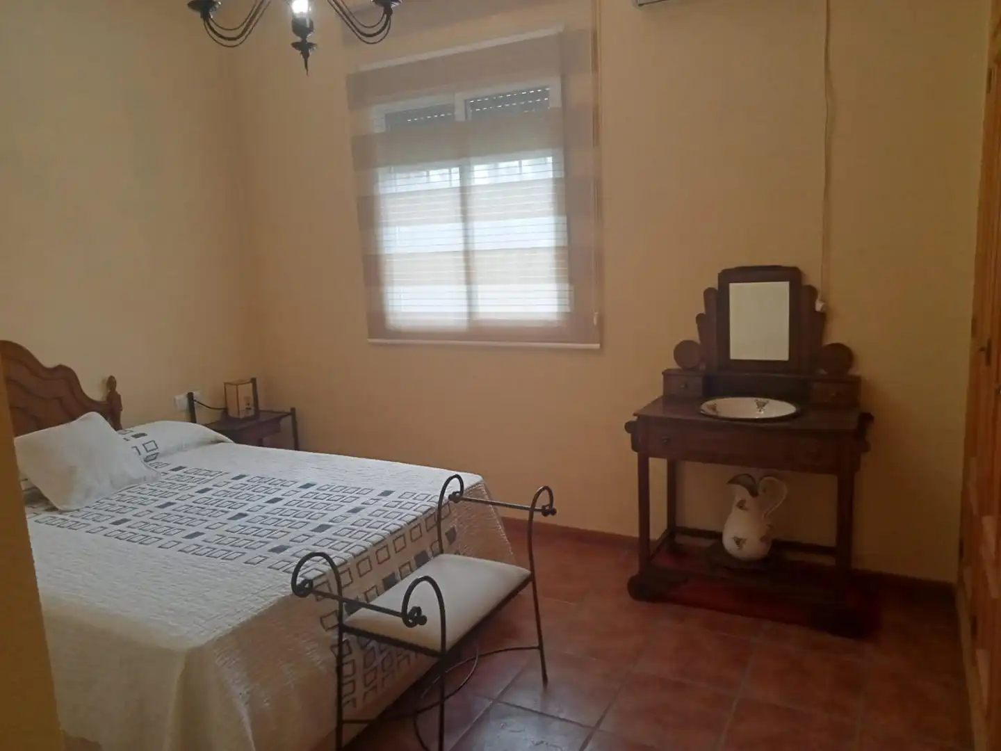 Dormitori de Finca rústica en venda en Córdoba amb Aire condicionat, Calefacció i Jardí privat