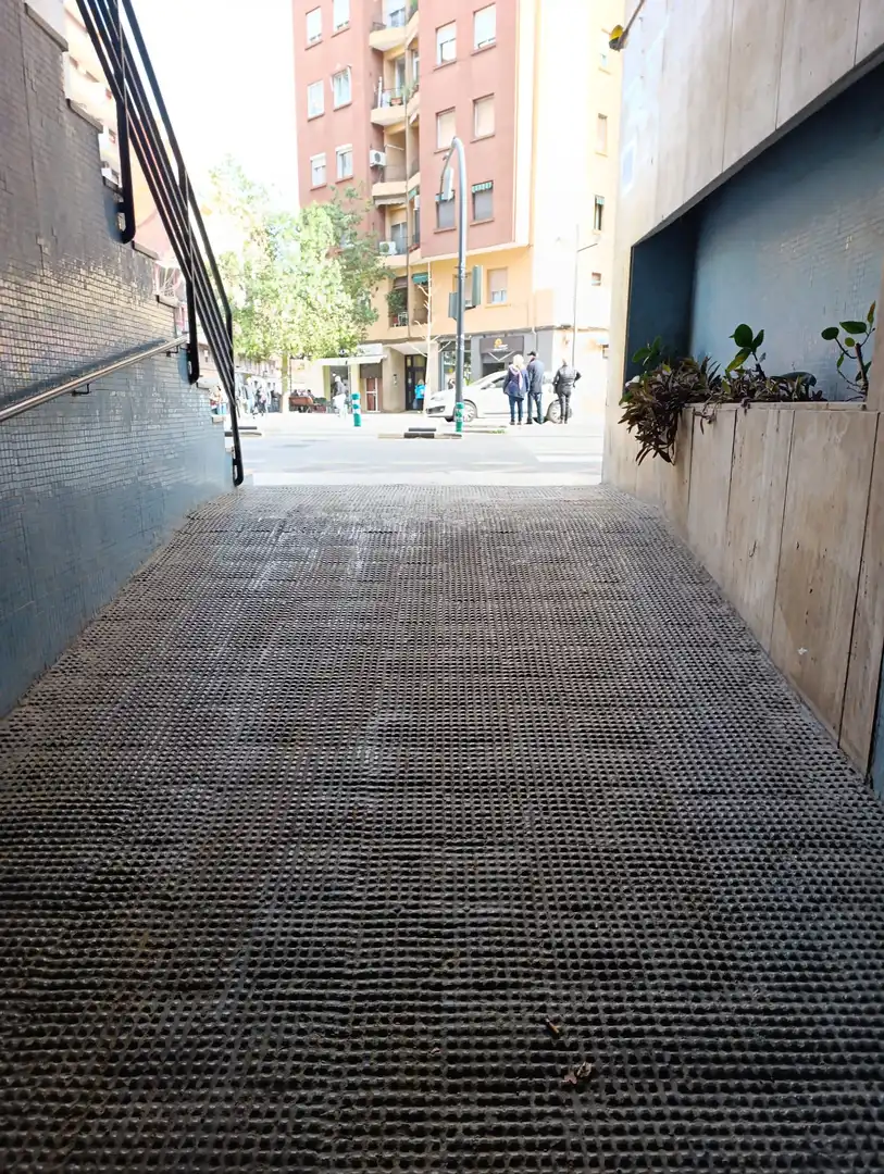Einzelparkplatz zum Verkauf in Avinguda de Pérez Galdós 71, imagen 2