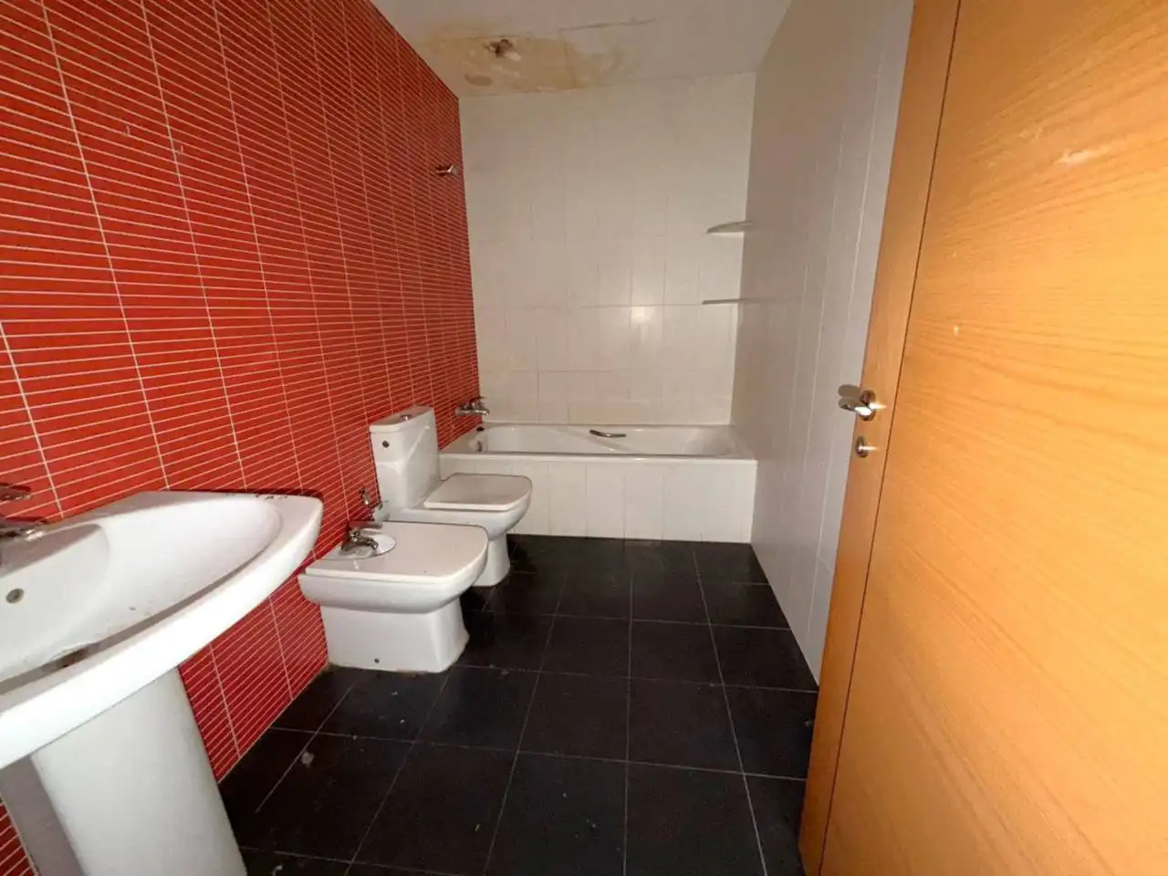 Baño de Piso en venta en Almansa con Calefacción y Balcón