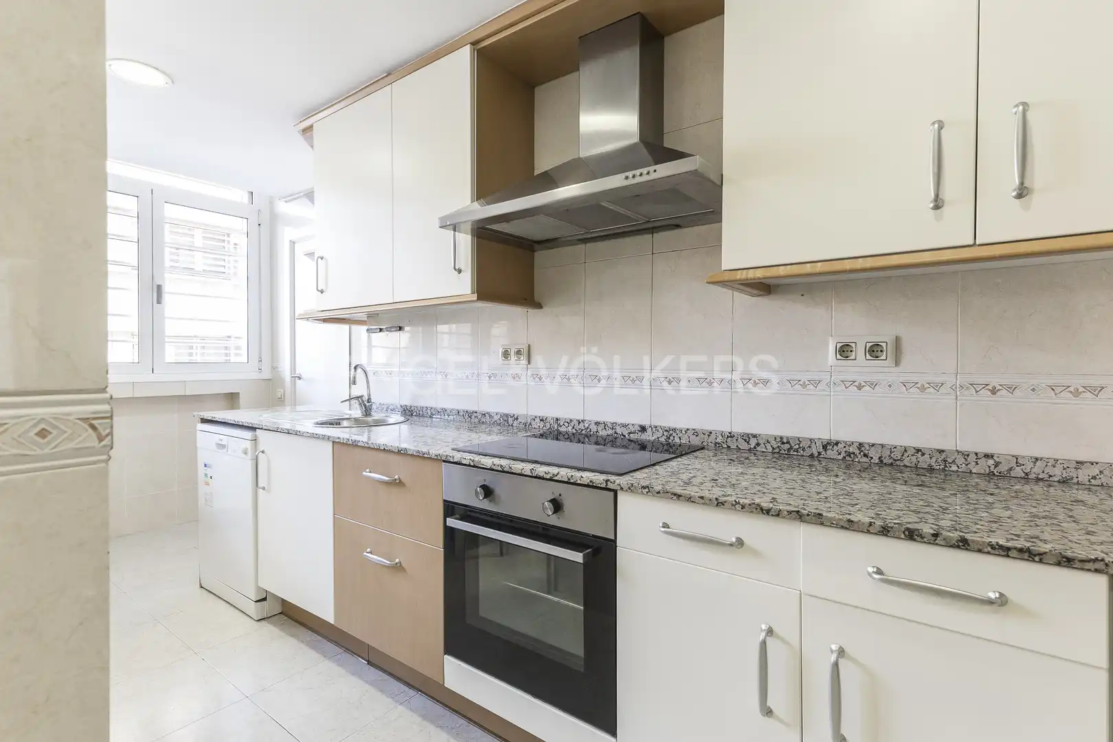 Cocina de Piso en venta en Barcelona con Calefacción y Parquet
