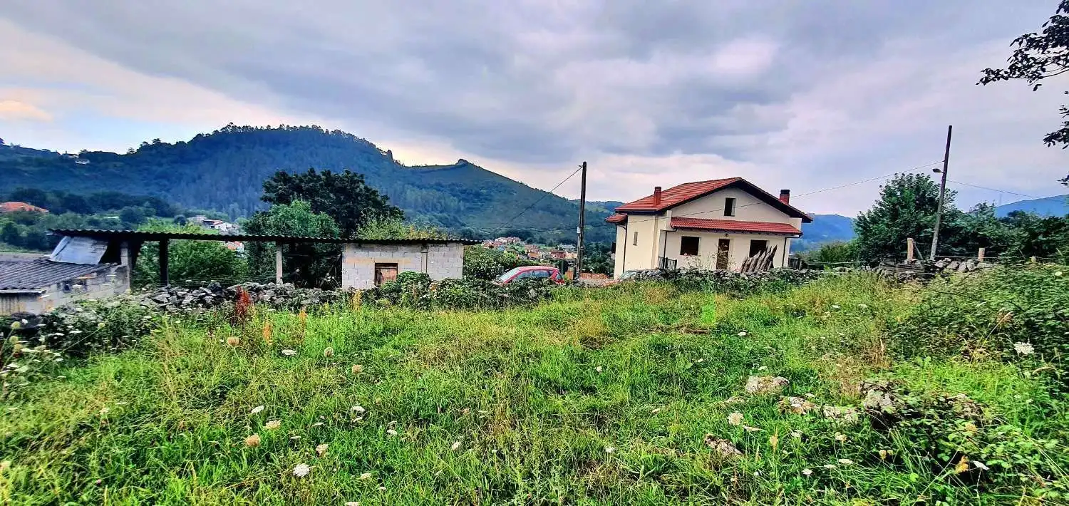 Terreny residencial en venda a CACES