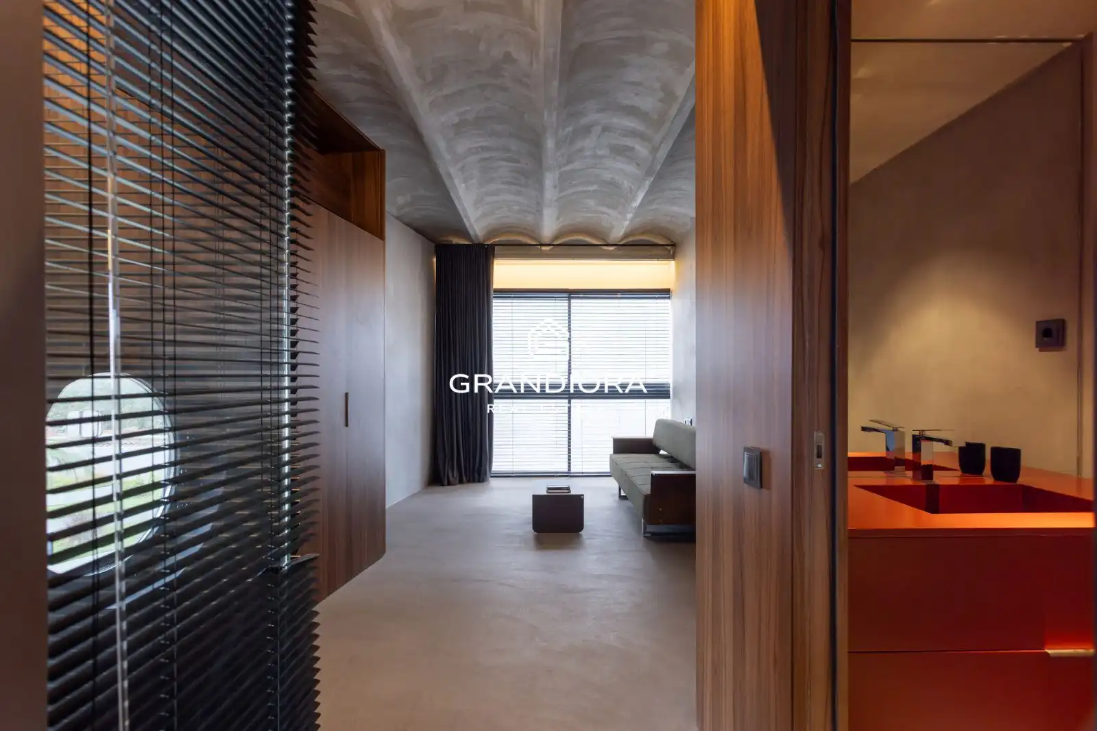 Flat for rent in Barcelona  with Air Conditioner, Terrace and Furnished