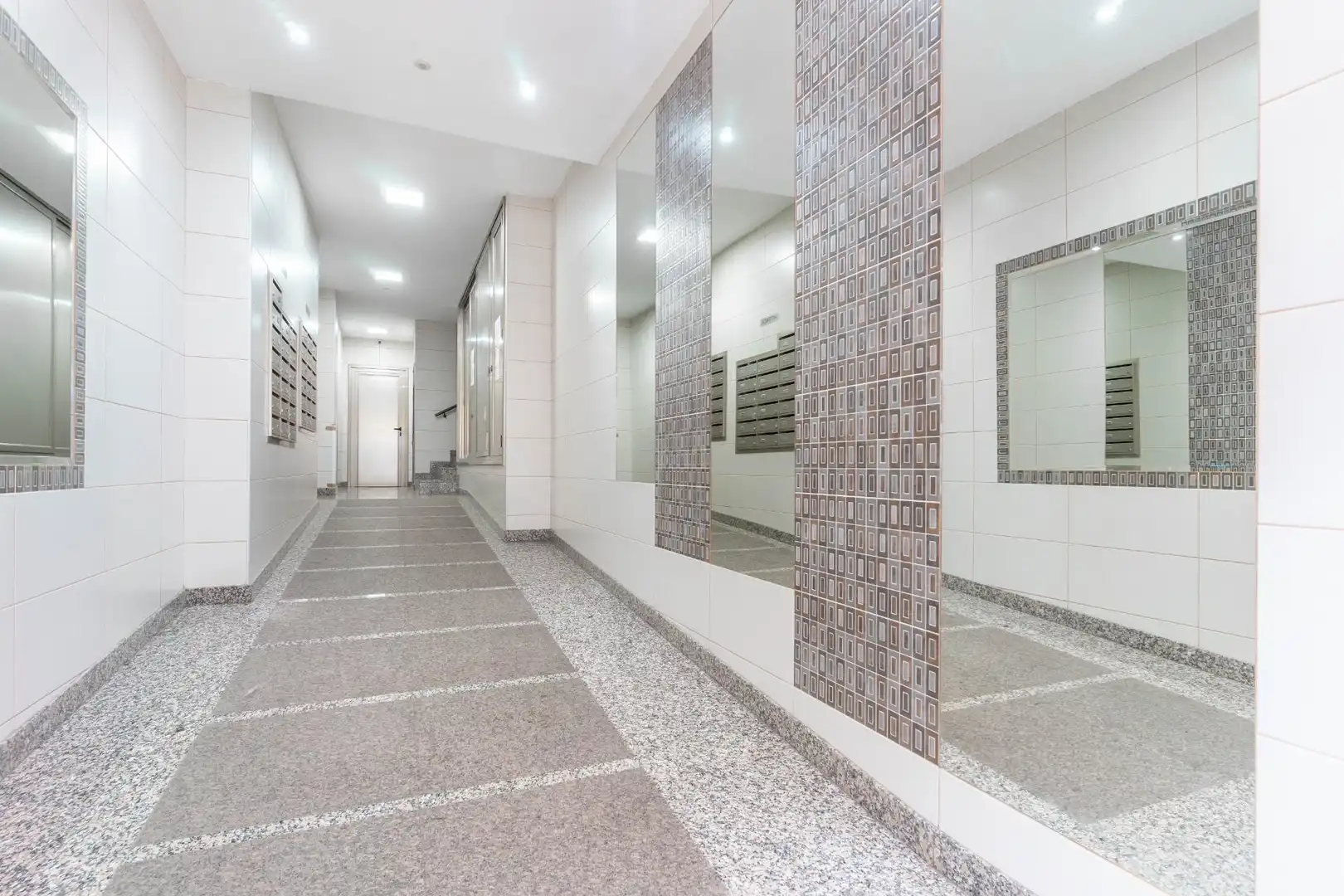 Piso en venta en Gijón  con Calefacción, Terraza y Amueblado