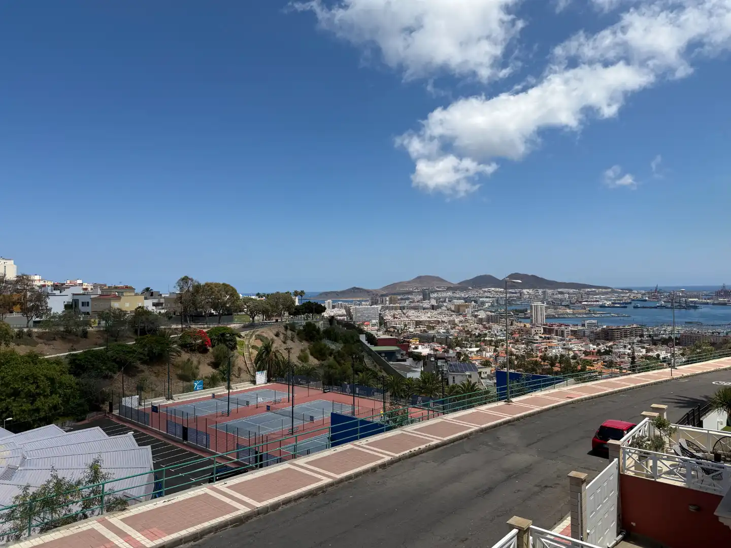 Vista exterior de Ático en venta en Las Palmas de Gran Canaria con Terraza