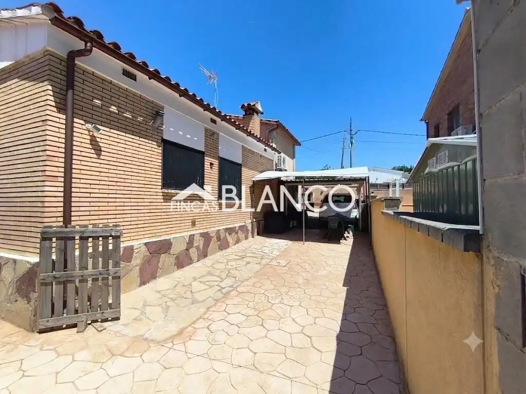 Exterior view of Houses for sale in Piera  with Heating and Swimming Pool