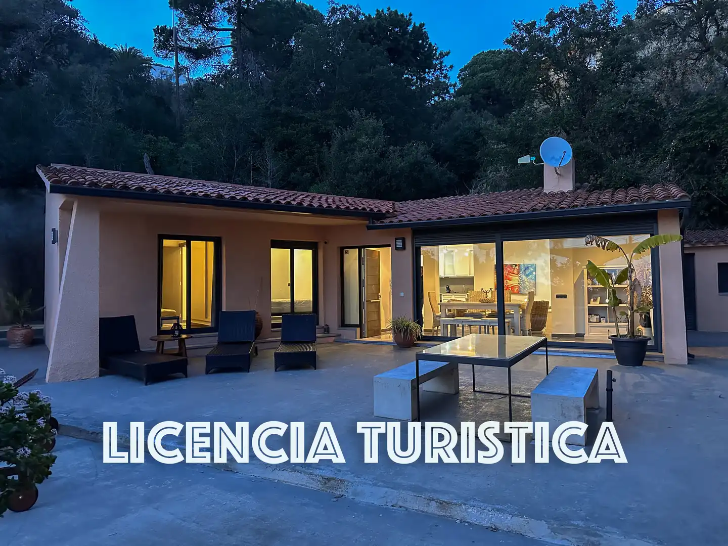 Casa con piscina en venta en Serra Brava