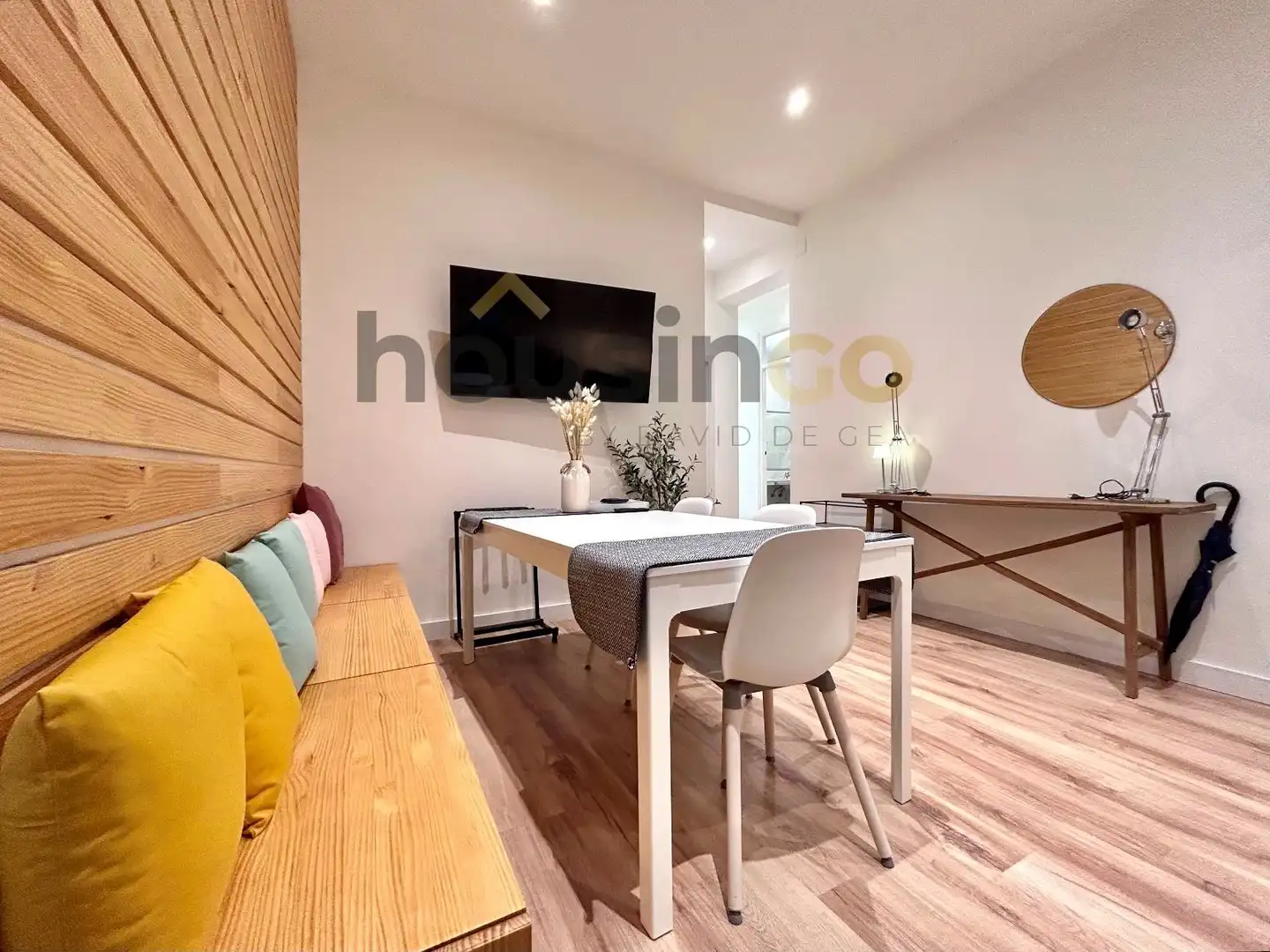 Living room of Flat for rent in Madrid  with Air Conditioner, Heating and Parquet flooring
