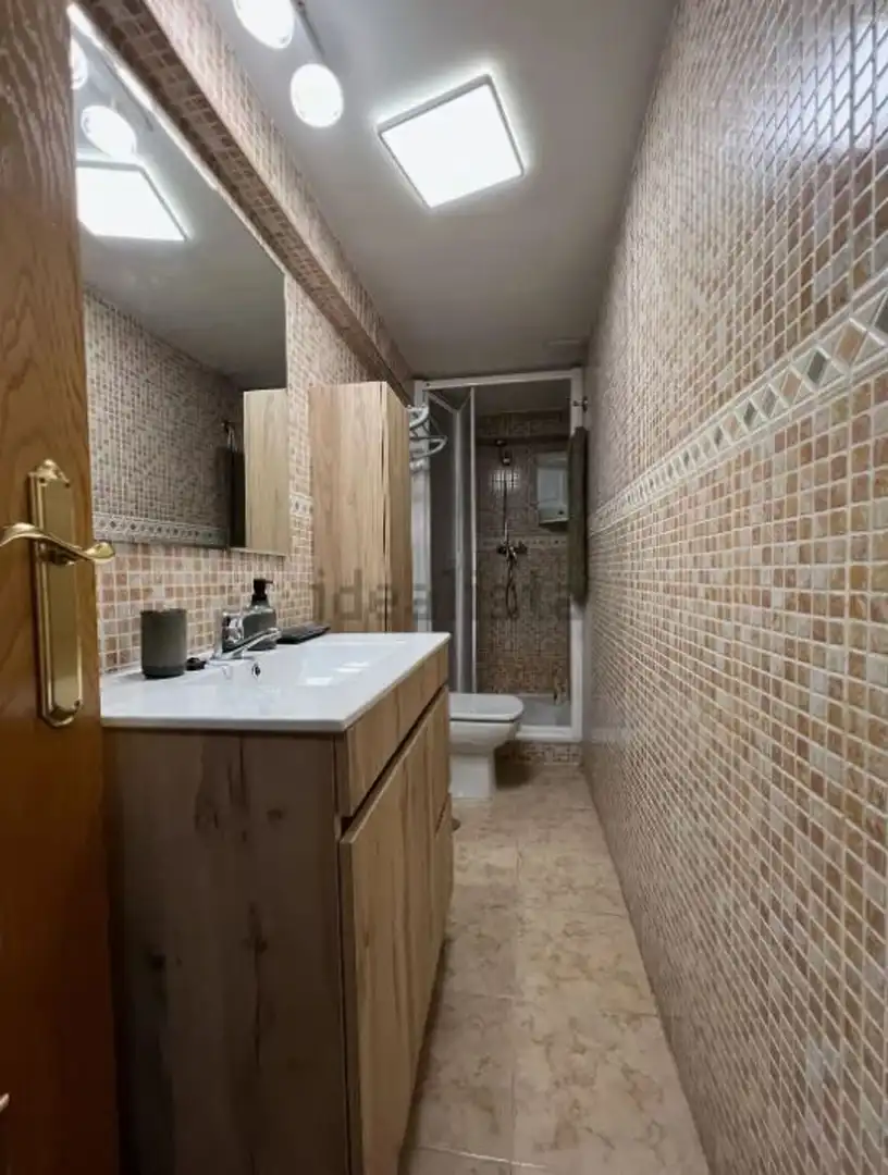 Bathroom of Study for sale in Ciudad Real  with Air Conditioner, Heating and Storage room
