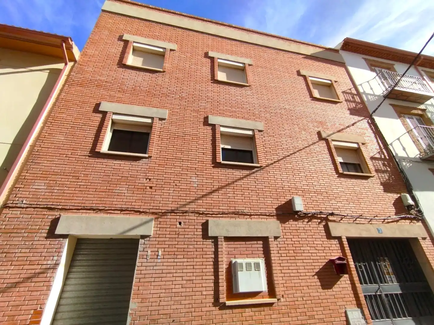 Vista exterior de Casa adosada en venda en La Guardia de Jaén